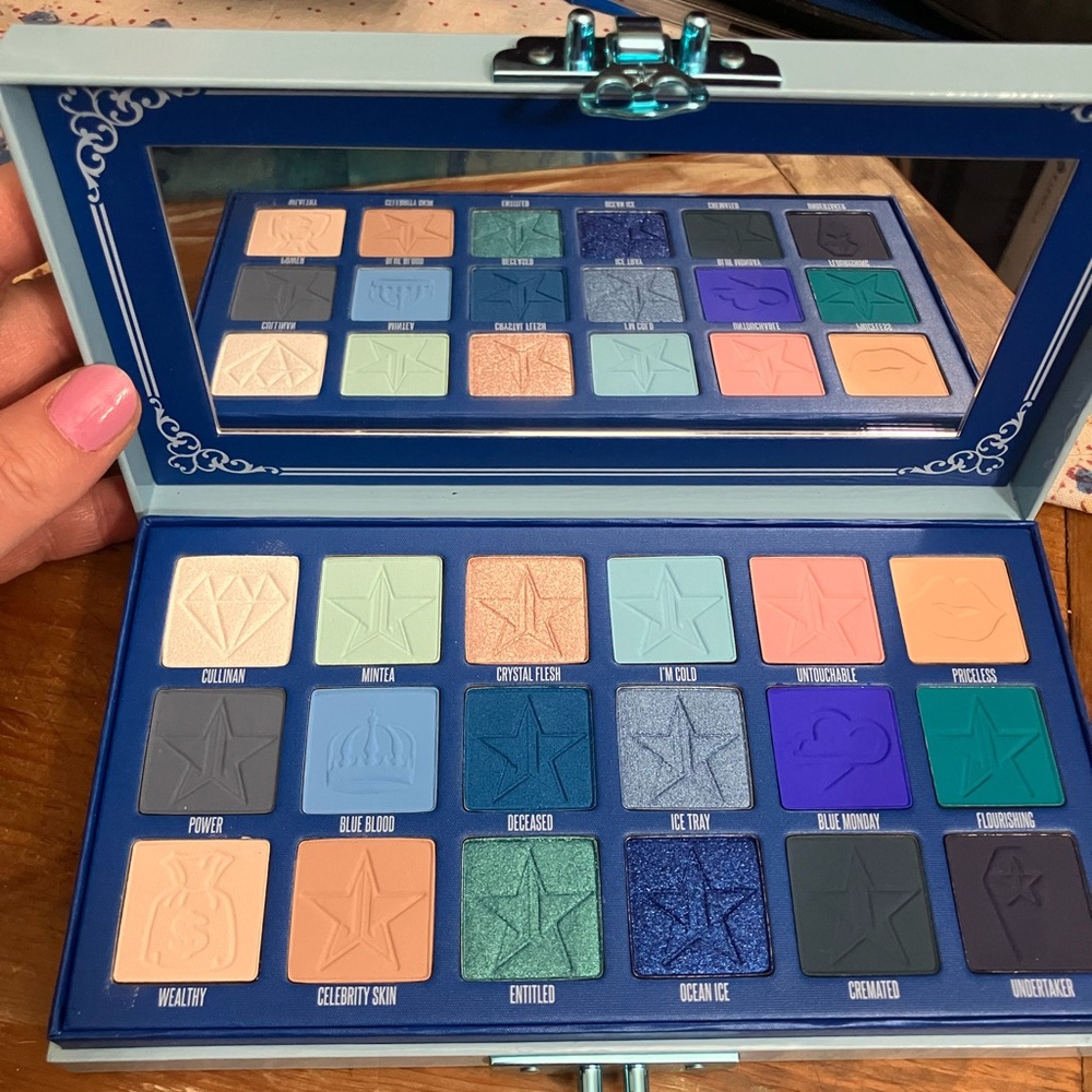 Jeffree Star Blue Blood Artistry Palette. NIB. SOLD OUT ONLINE!